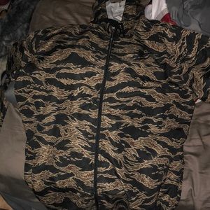 Camo wind breaker (cheap)